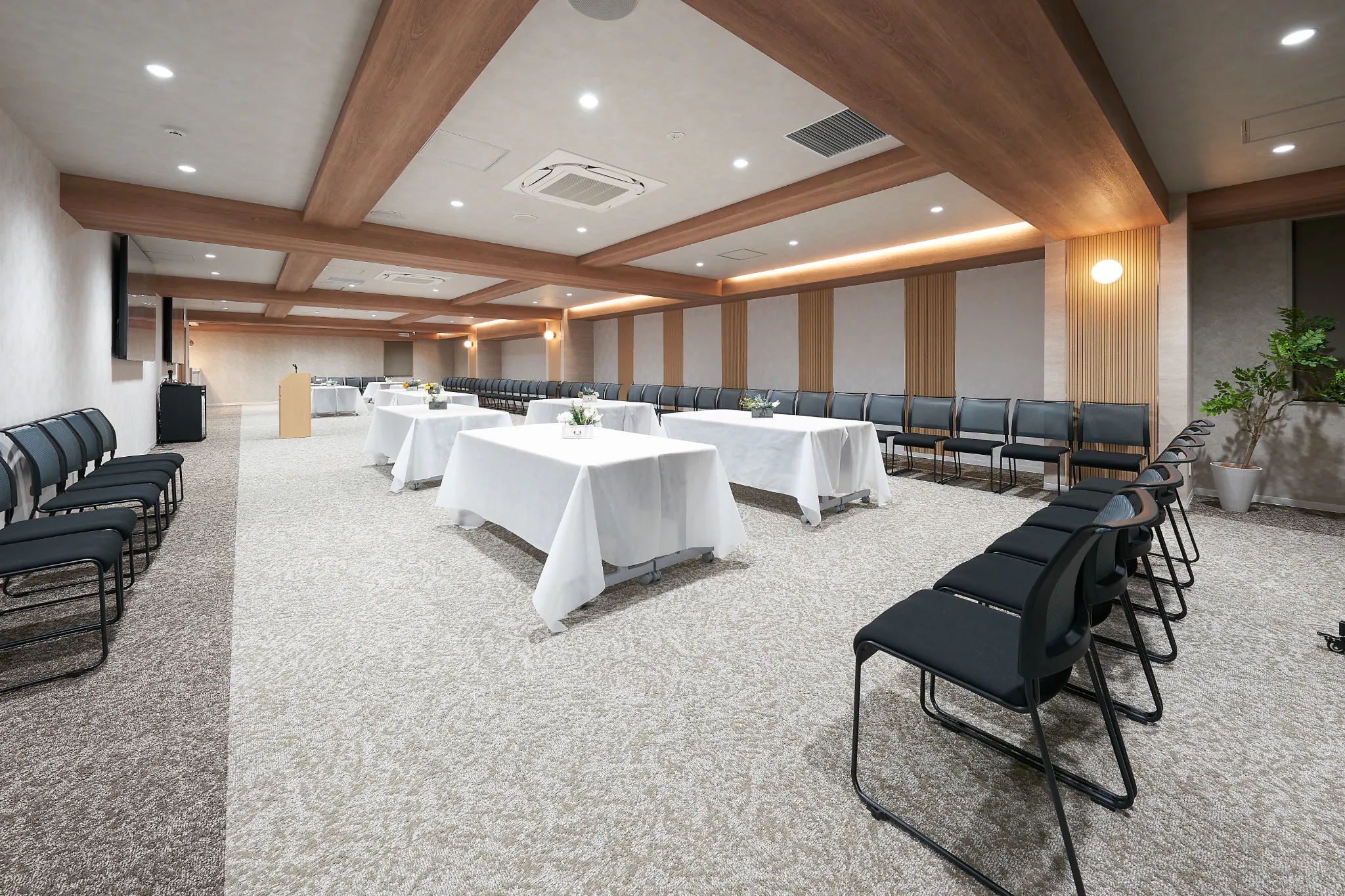 【新橋駅1分】各種パーティーや撮影・イベントに適した清潔感あふれる貸切イベントスペース