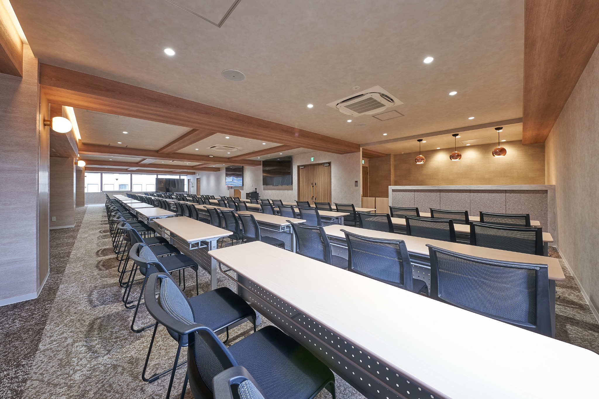 【新橋駅1分】各種パーティーや撮影・イベントに適した清潔感あふれる貸切イベントスペース