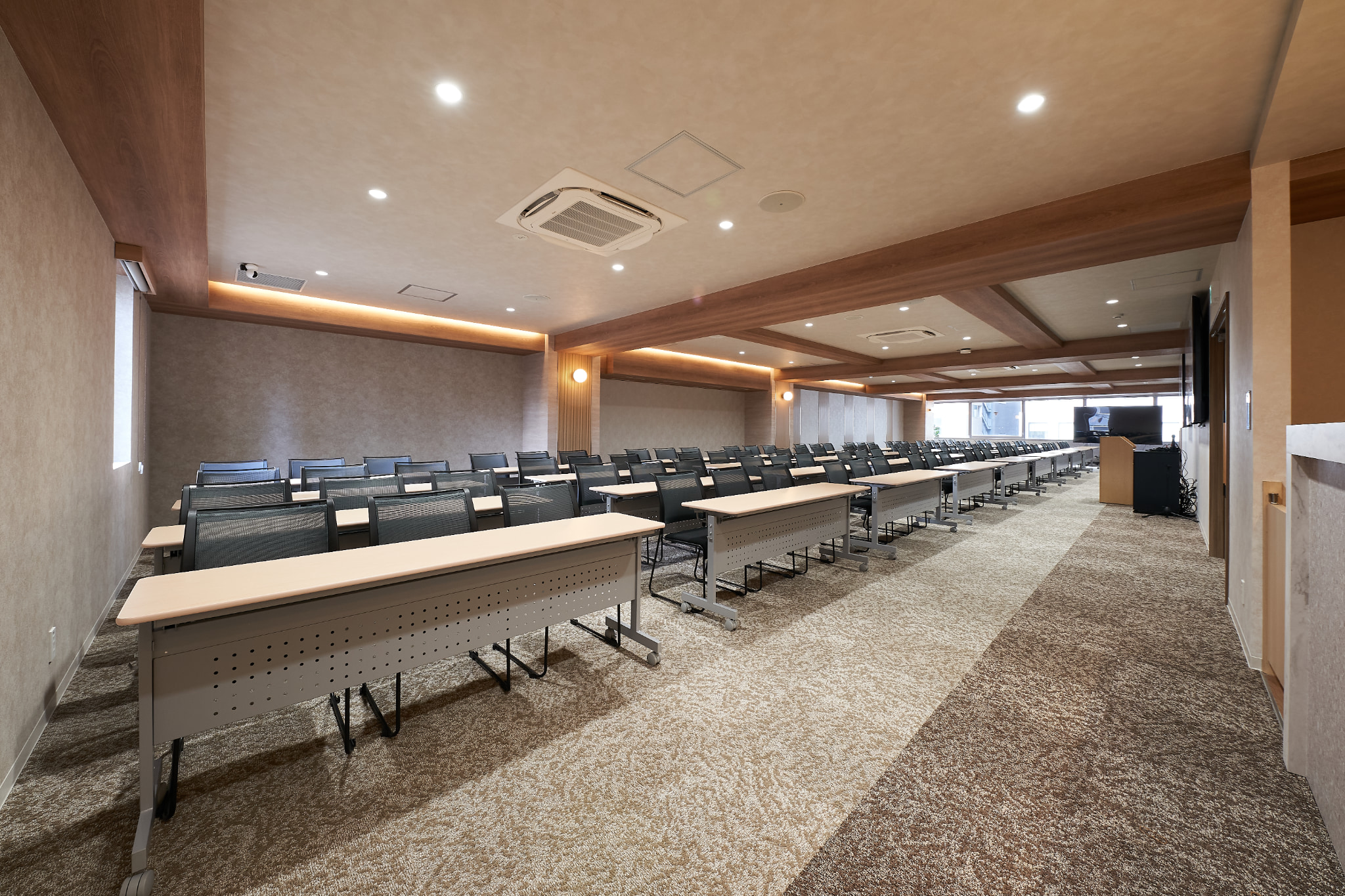 【新橋駅1分】各種パーティーや撮影・イベントに適した清潔感あふれる貸切イベントスペース