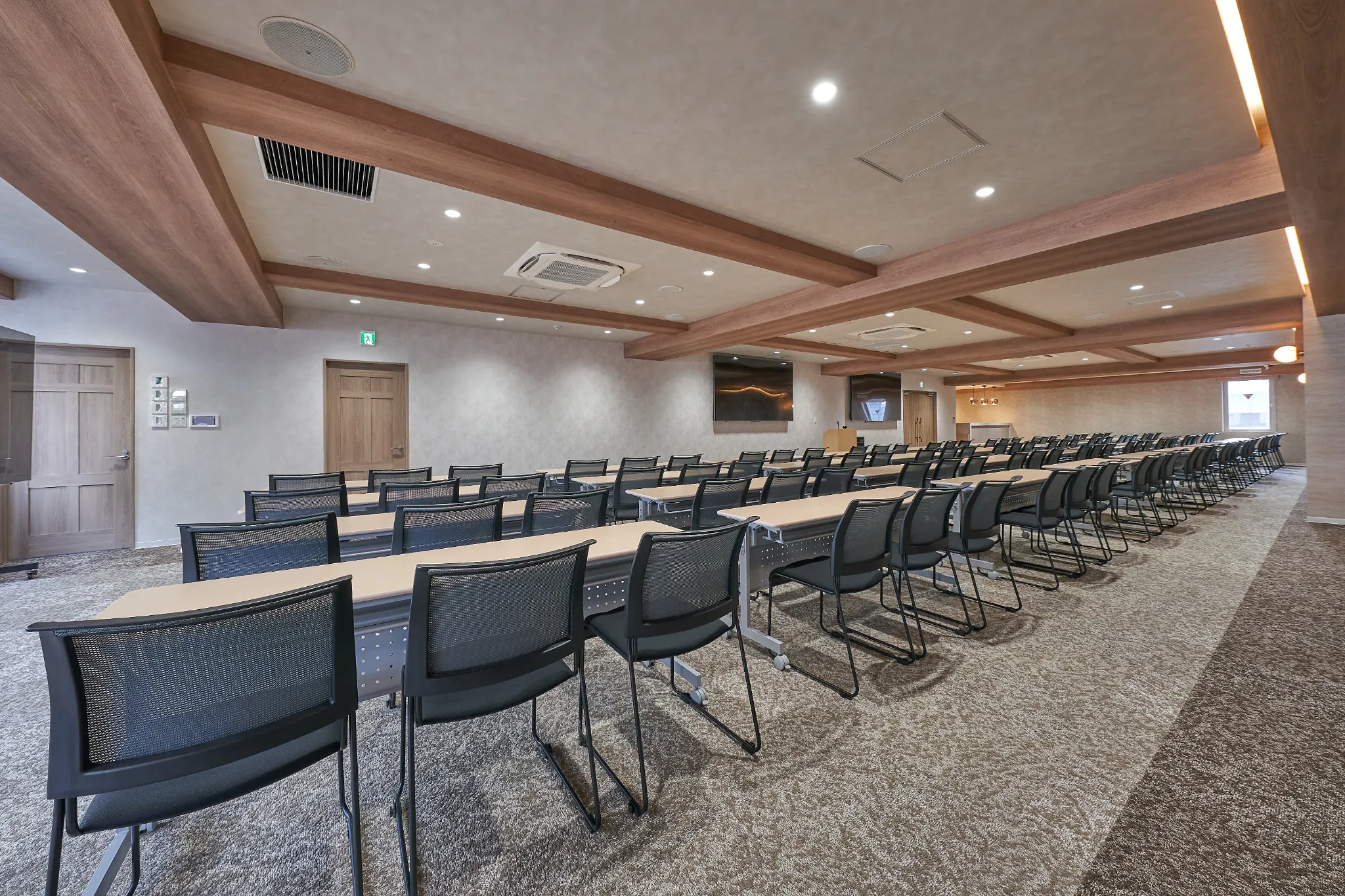 【新橋駅1分】各種パーティーや撮影・イベントに適した清潔感あふれる貸切イベントスペース