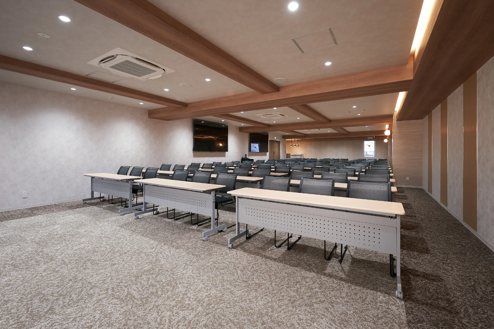 【新橋駅1分】各種パーティーや撮影・イベントに適した清潔感あふれる貸切イベントスペース