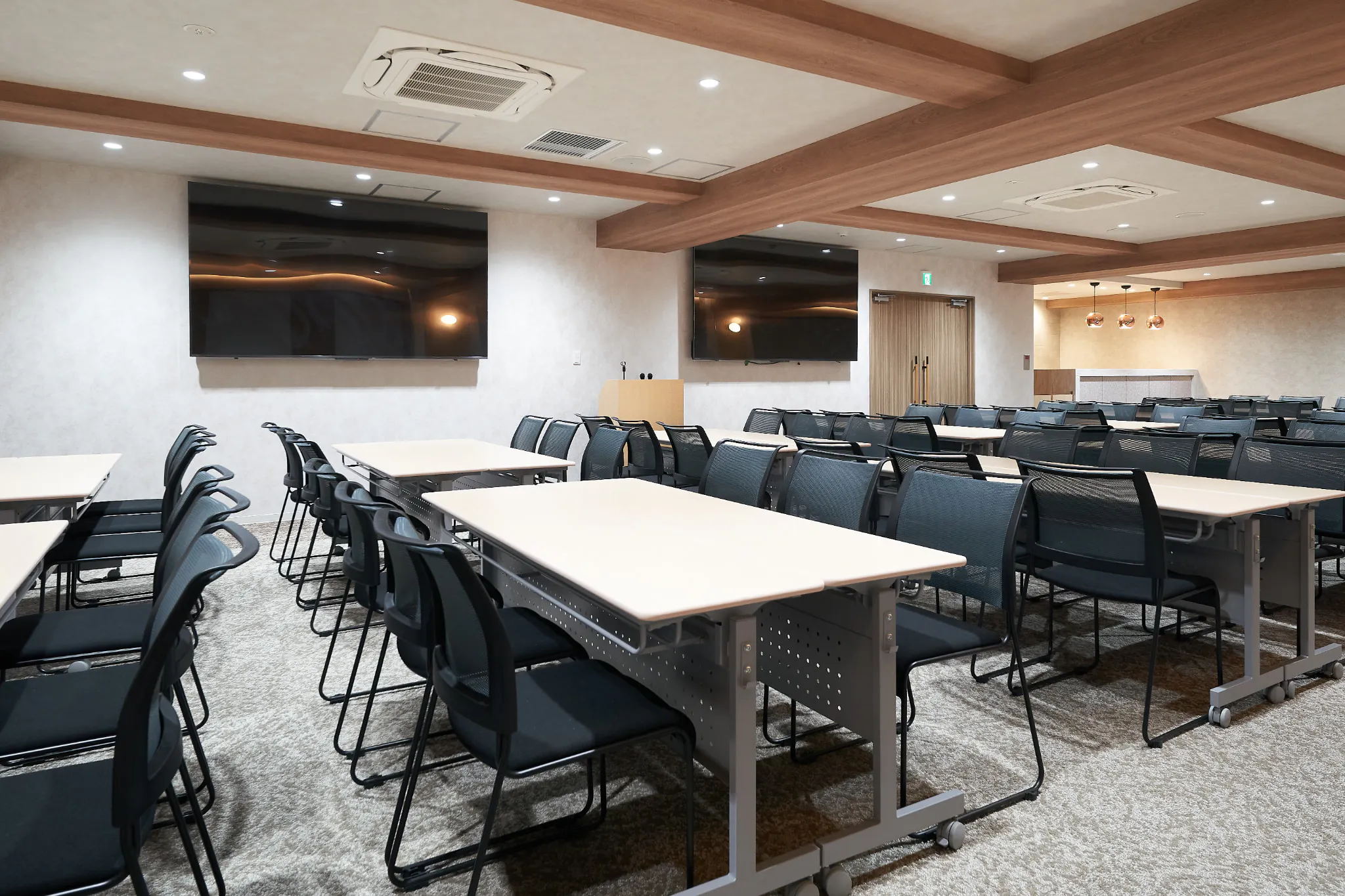 【新橋駅1分】各種パーティーや撮影・イベントに適した清潔感あふれる貸切イベントスペース