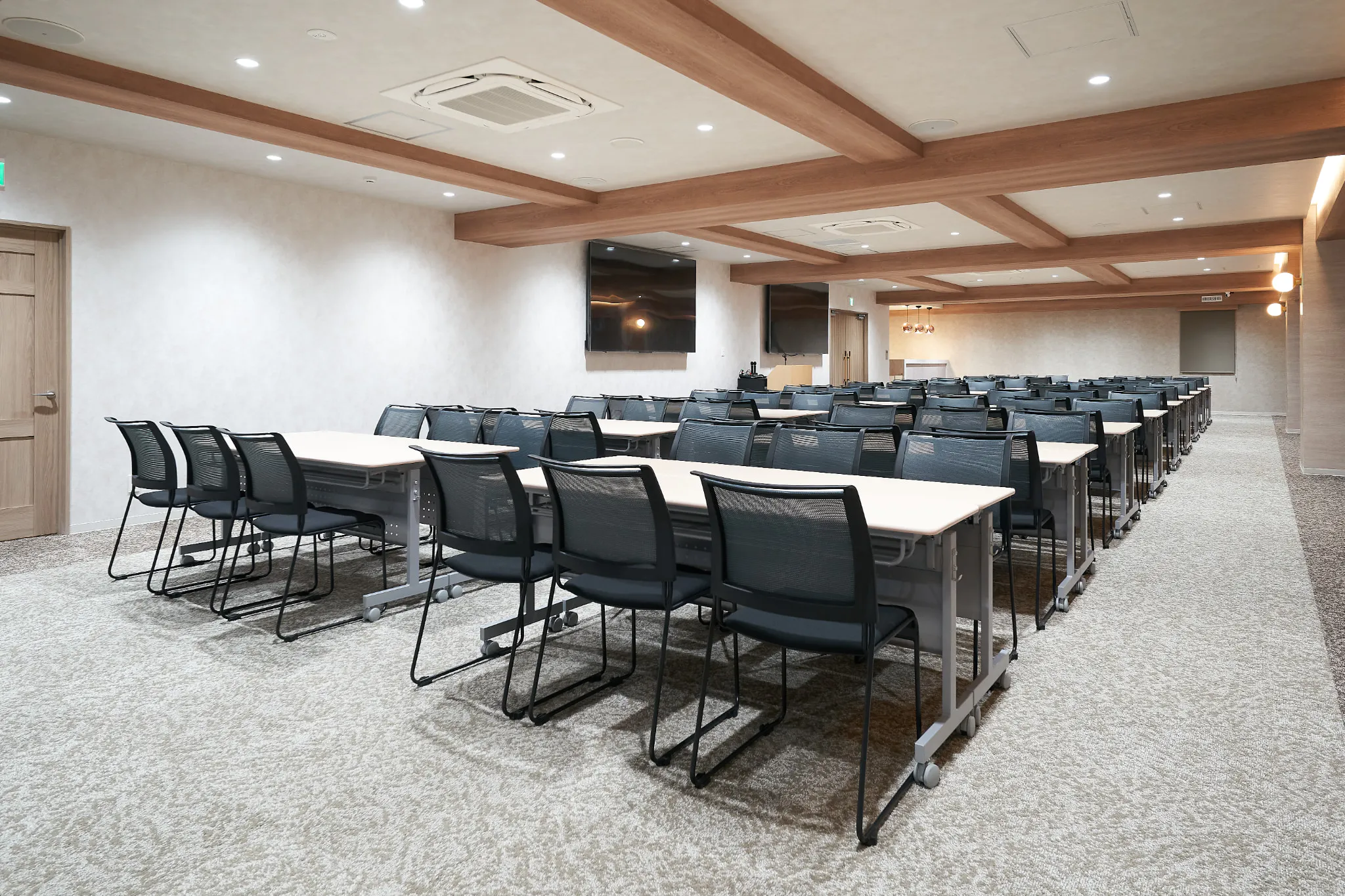 【新橋駅1分】各種パーティーや撮影・イベントに適した清潔感あふれる貸切イベントスペース