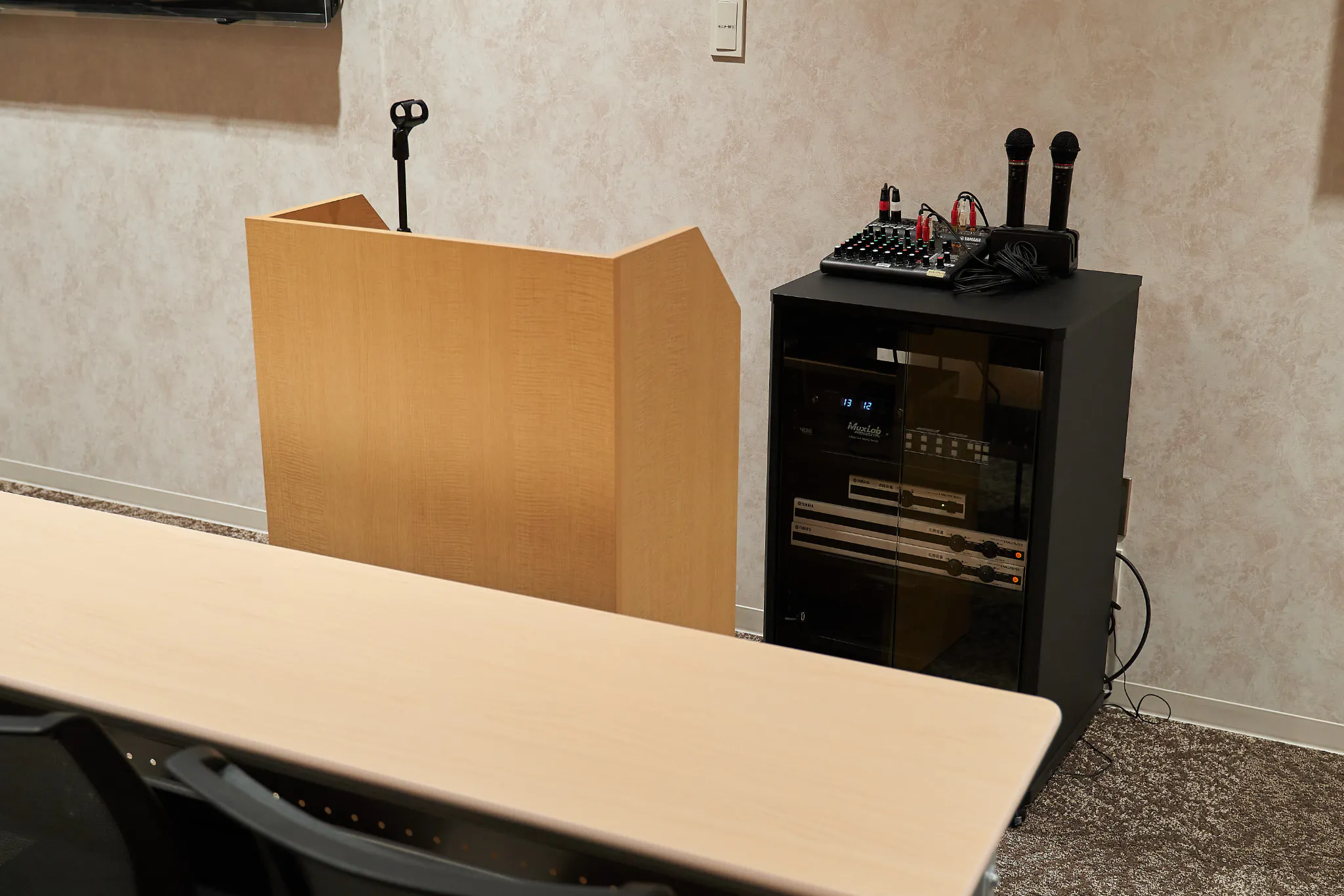 【新橋駅1分】各種パーティーや撮影・イベントに適した清潔感あふれる貸切イベントスペース