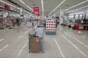 【西友 沼津店】1階レジ前 プロモーション用途や物販、食物販のポップアップストアに最適なスーパー店内催事イベントスペース