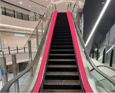 【イオンモール土岐】モール内広告 エスカレーター