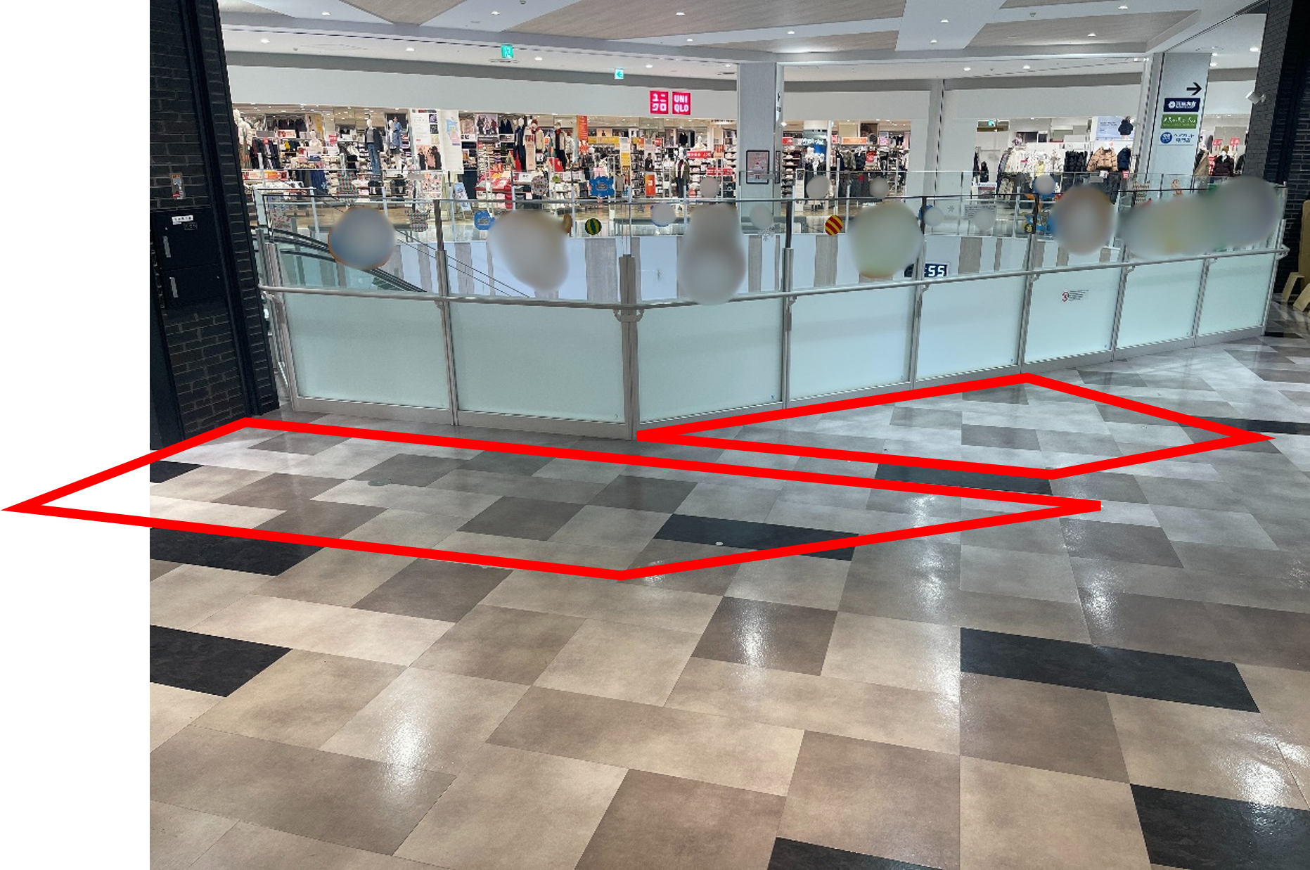 【イオンモール座間】2階ノースコート吹き抜け（ミスタードーナツ前）