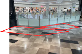 【イオンモール座間】2階ノースコート吹き抜け(ミスタードーナツ前)