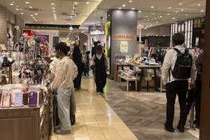 【町田マルイ】2階カレンダリウム Ⅾ02【精算業務サポート付き・食物販】はじめての出店の方も安心! 人通り抜群の区画です。