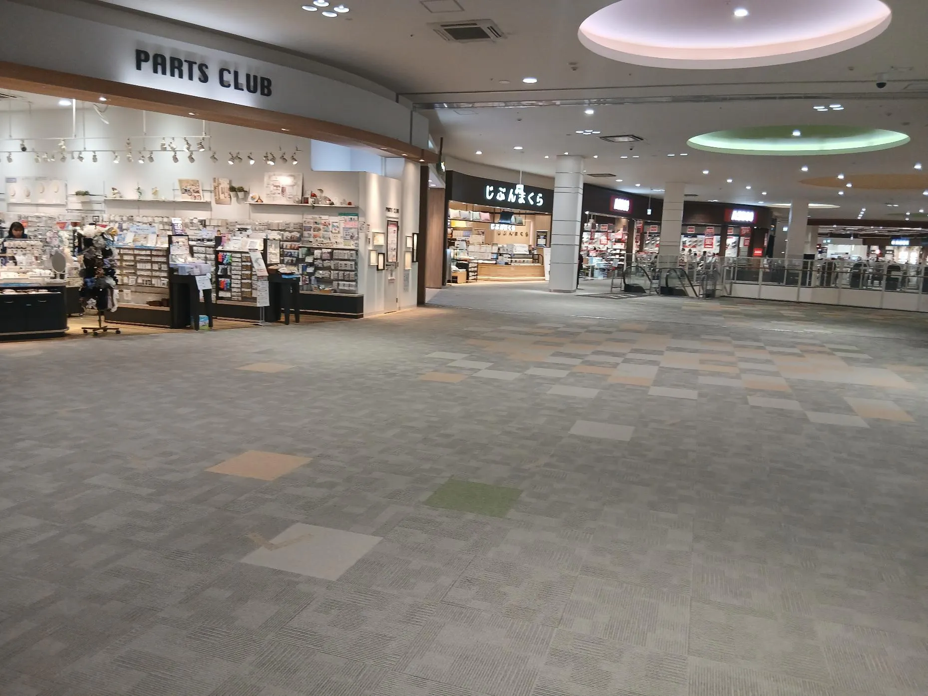 【イオンモール水戸内原】パーツクラブ前