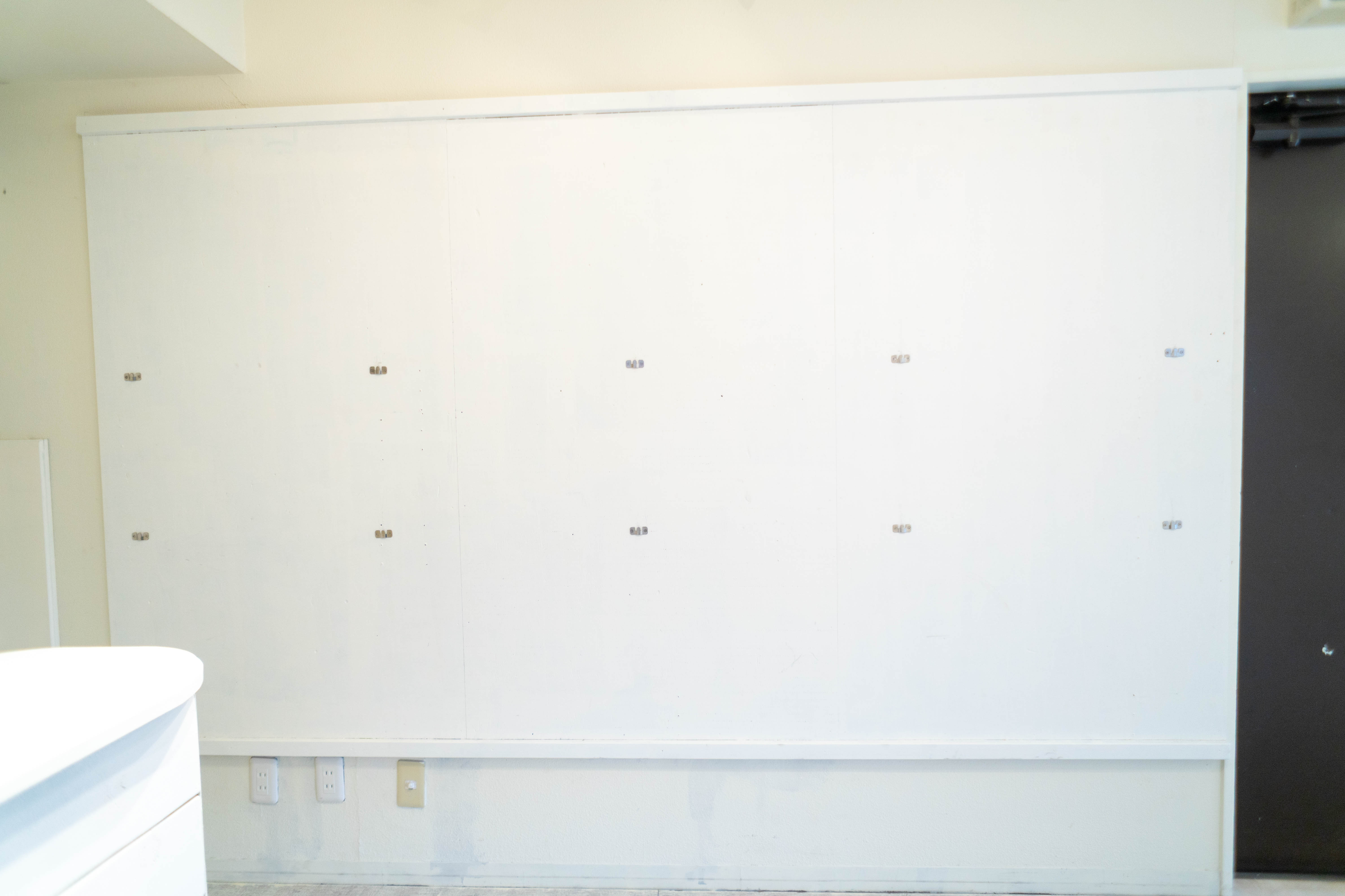 【北参道駅10分】アパレルのポップアップストアや展示会に最適な白を基調とした什器が充実したレンタルスペース