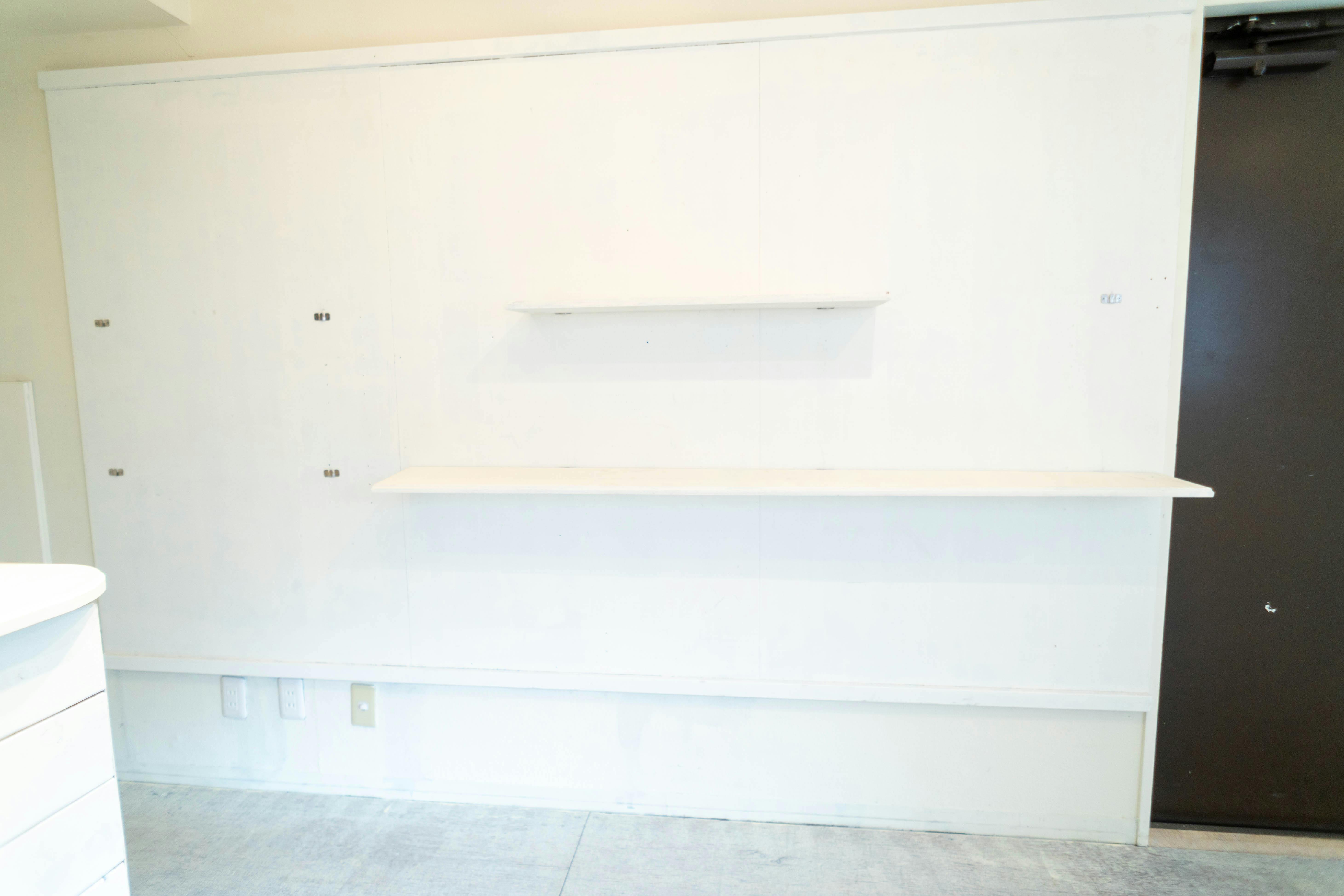 【北参道駅10分】アパレルのポップアップストアや展示会に最適な白を基調とした什器が充実したレンタルスペース