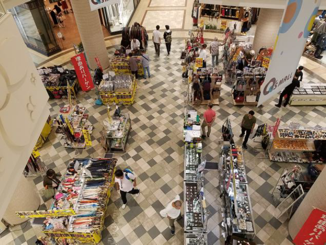 【あまがさきキューズモール】「⑤2F 花の広場」大型ポップアップストアや食物販に最適な、導入階に位置する広々としたイベントスペース