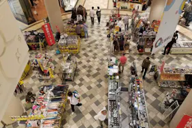 【あまがさきキューズモール】「⑤2F 花の広場」大型ポップアップストアや食物販に最適な、導入階に位置する広々としたイベントスペース