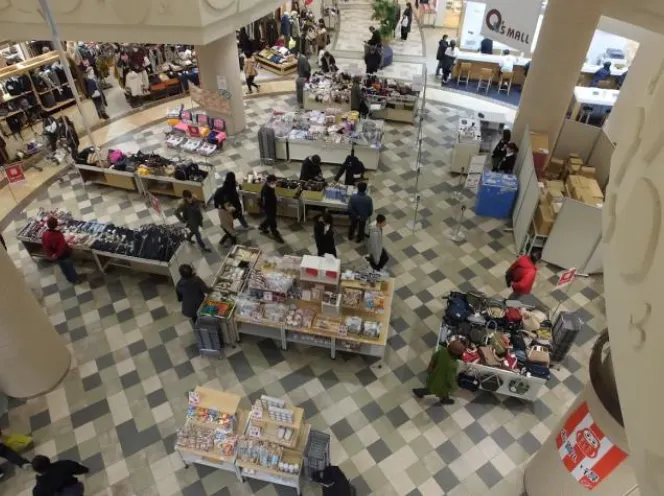 【あまがさきキューズモール】「⑤2F 花の広場」大型ポップアップストアや食物販に最適な、導入階に位置する広々としたイベントスペース