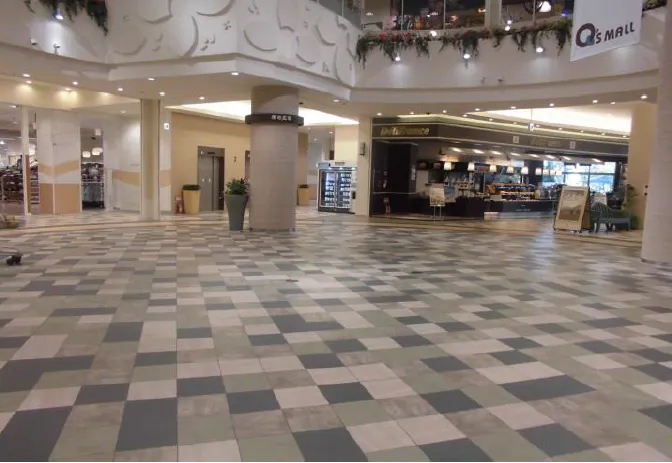 【あまがさきキューズモール】「⑤2F 花の広場」大型ポップアップストアや食物販に最適な、導入階に位置する広々としたイベントスペースの画像