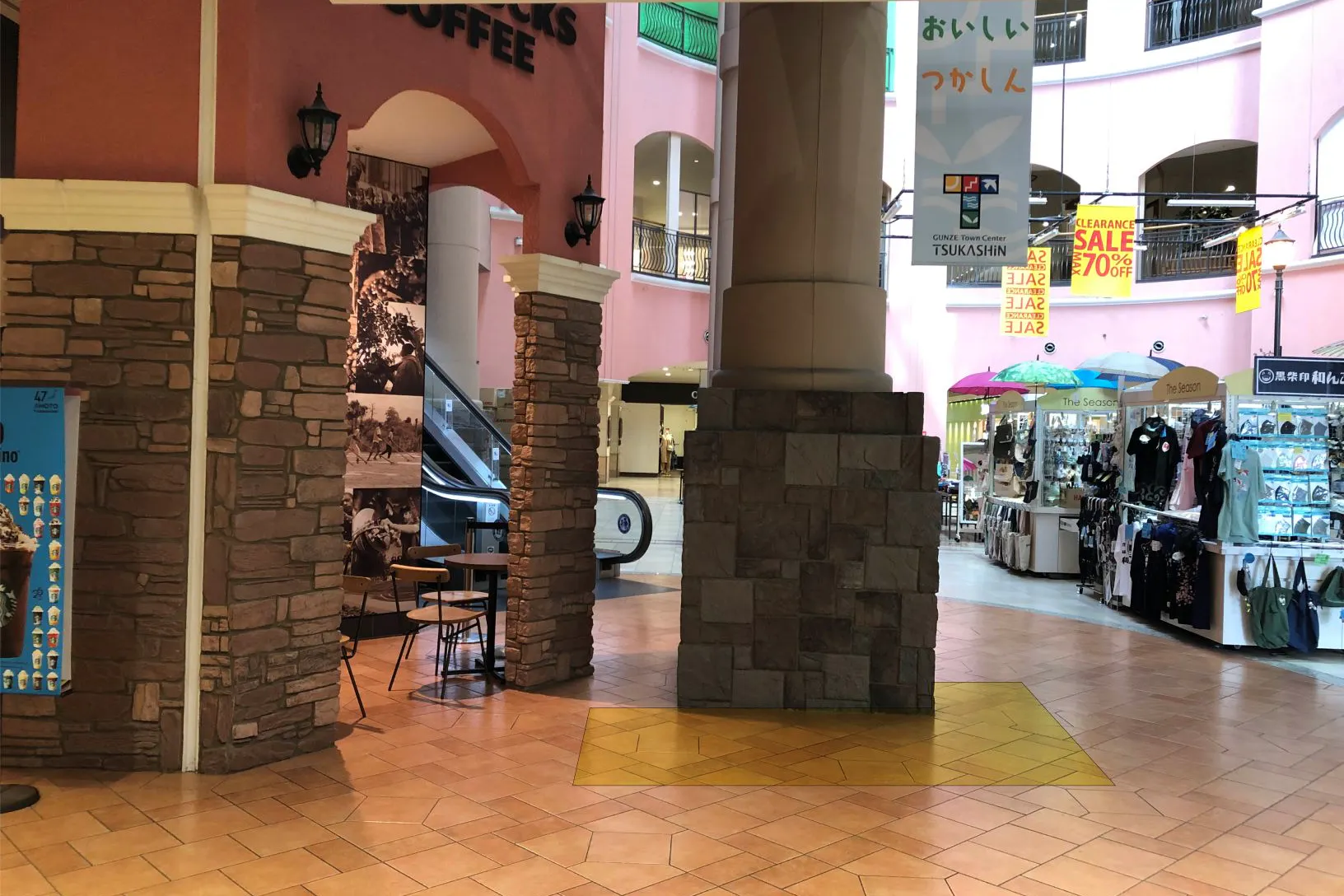 【兵庫県|つかしん】食物販に最適な視認性も高く人通りの多いイベントスペース(スターバックス横)