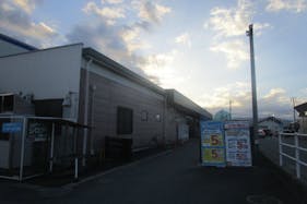 【サンデー白山店】屋外駐車場 キッチンカーの出店に最適なホームセンター内駐車場の屋外イベントスペース