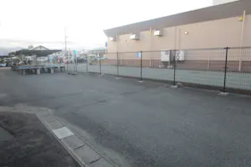 【サンデー白山店】屋外駐車場 キッチンカーの出店に最適なホームセンター内駐車場の屋外イベントスペース