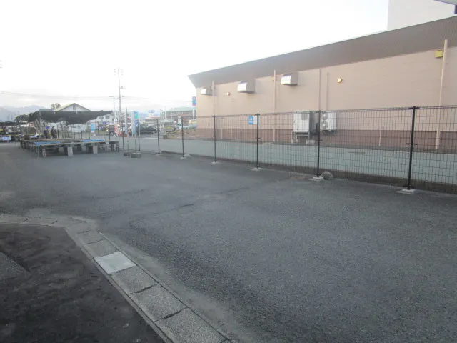 【サンデー白山店】屋外駐車場 キッチンカーの出店に最適なホームセンター内駐車場の屋外イベントスペース