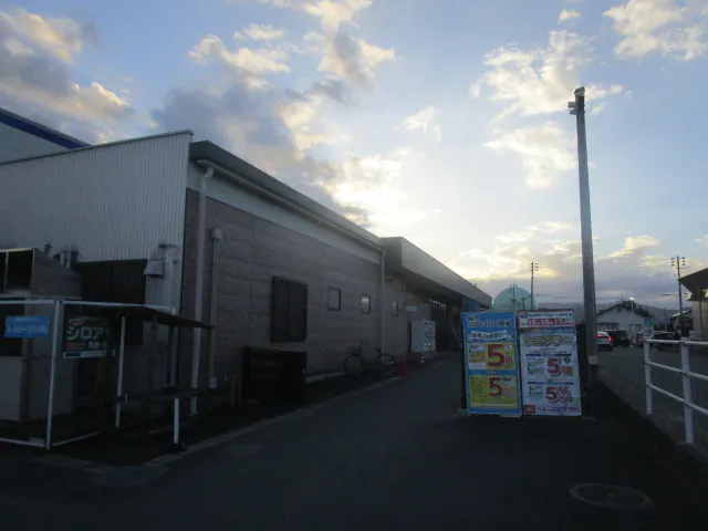 【サンデー白山店】屋外駐車場 キッチンカーの出店に最適なホームセンター内駐車場の屋外イベントスペース