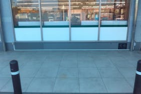 【Aコープ旭店】販促イベントやキッチンカー出店に最適な店舗前屋外スペース