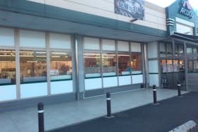 【Aコープ旭店】販促イベントやキッチンカー出店に最適な店舗前屋外スペース