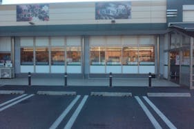 【Aコープ旭店】販促イベントやキッチンカー出店に最適な店舗前屋外スペース