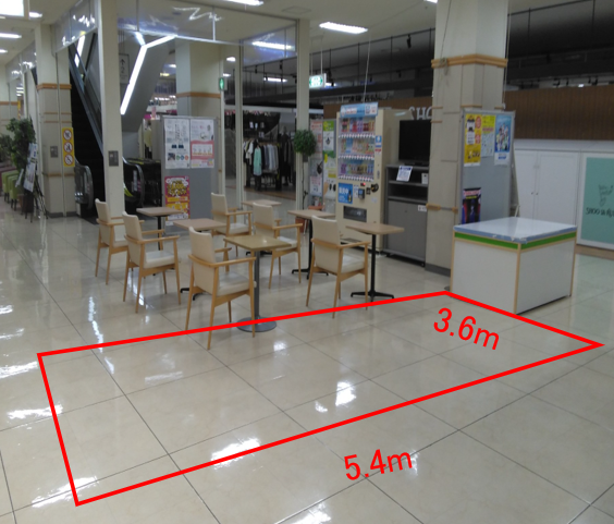 【イオン仙台中山店】本館１F奥エスカレーター前休憩場所の一部 販促プロモーションや物販に最適なスーパー店内催事イベントスペース