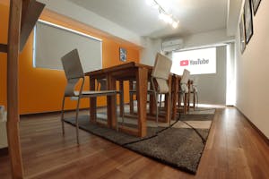 【飯田橋駅1分】教室・セミナーに適したイ【飯田橋駅地下鉄出口・徒歩1分】教室・セミナーに適したイベントスペース(8名迄)ベントスペース(8名迄)