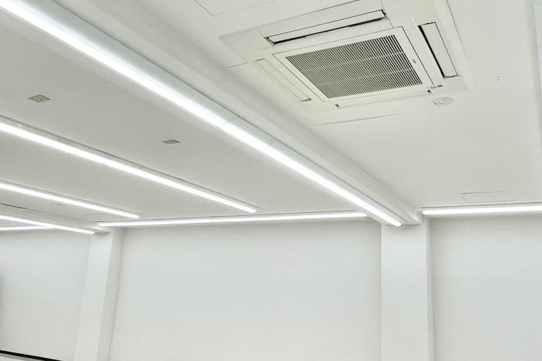 【帯屋町商店街】ポップアップストアやプロモーションイベントに最適な広い間口の帯屋町商店街の路面イベントスペースの画像4