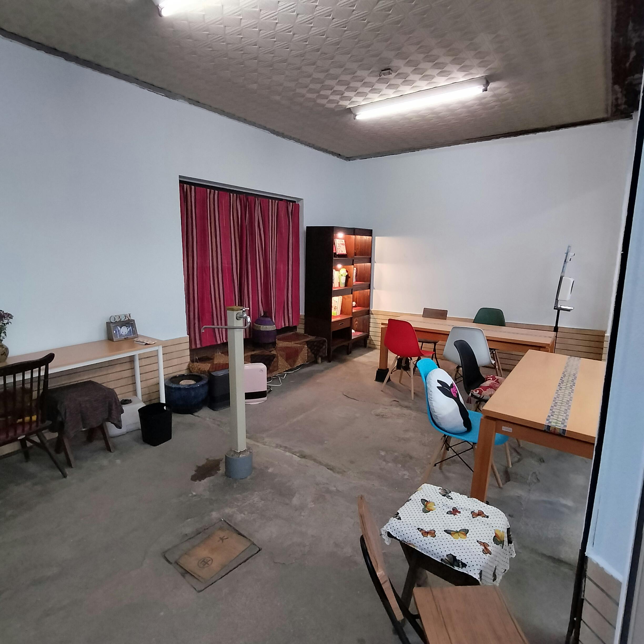 【ことでん瓦町駅6分】プロモーションに最適な高松中央商店街にある角地の路面スペース