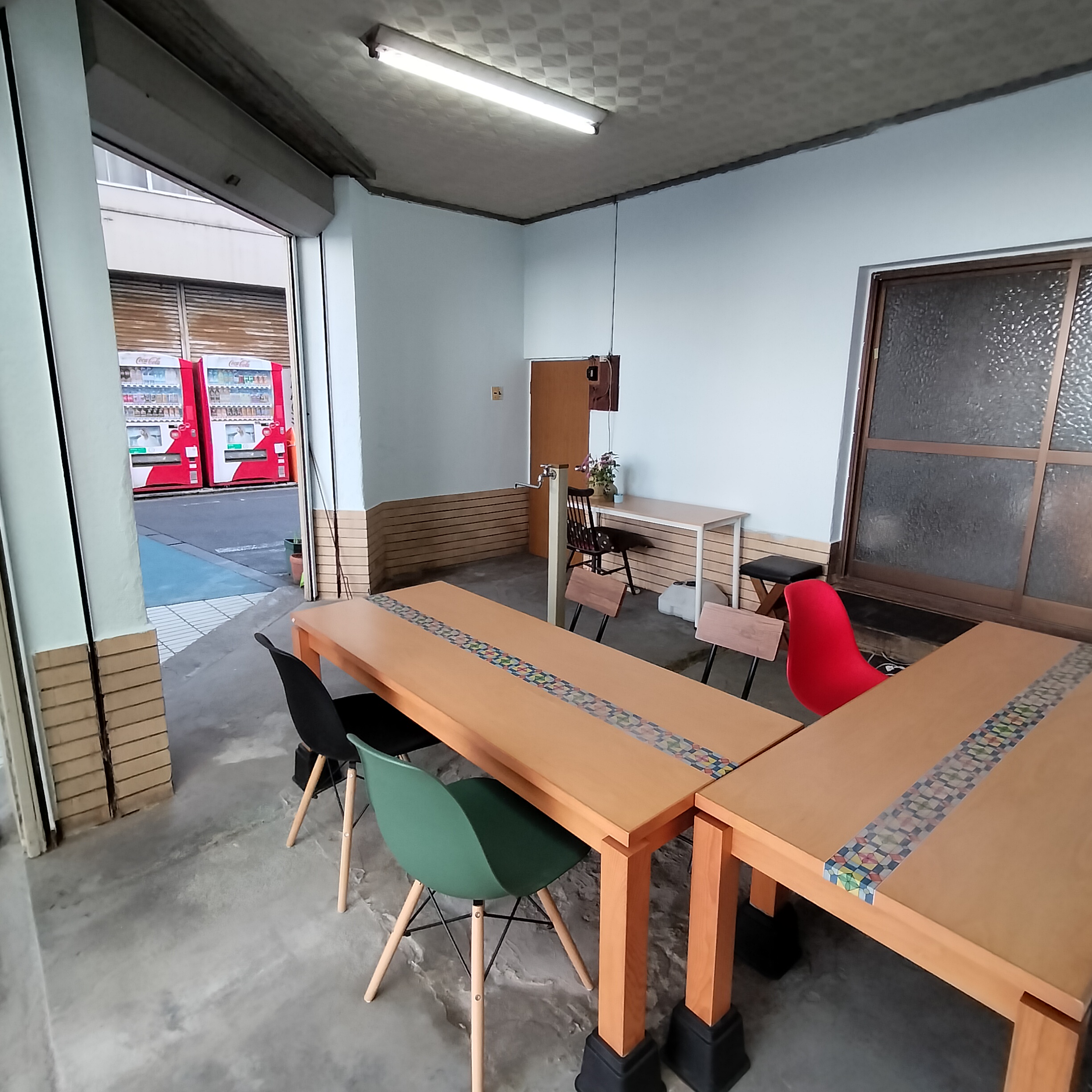 【ことでん瓦町駅6分】プロモーションに最適な高松中央商店街にある角地の路面スペース