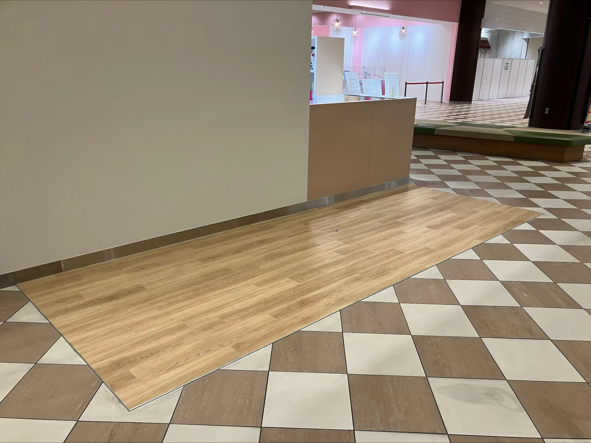 【ララガーデン川口】1階 インフォメーションボード横