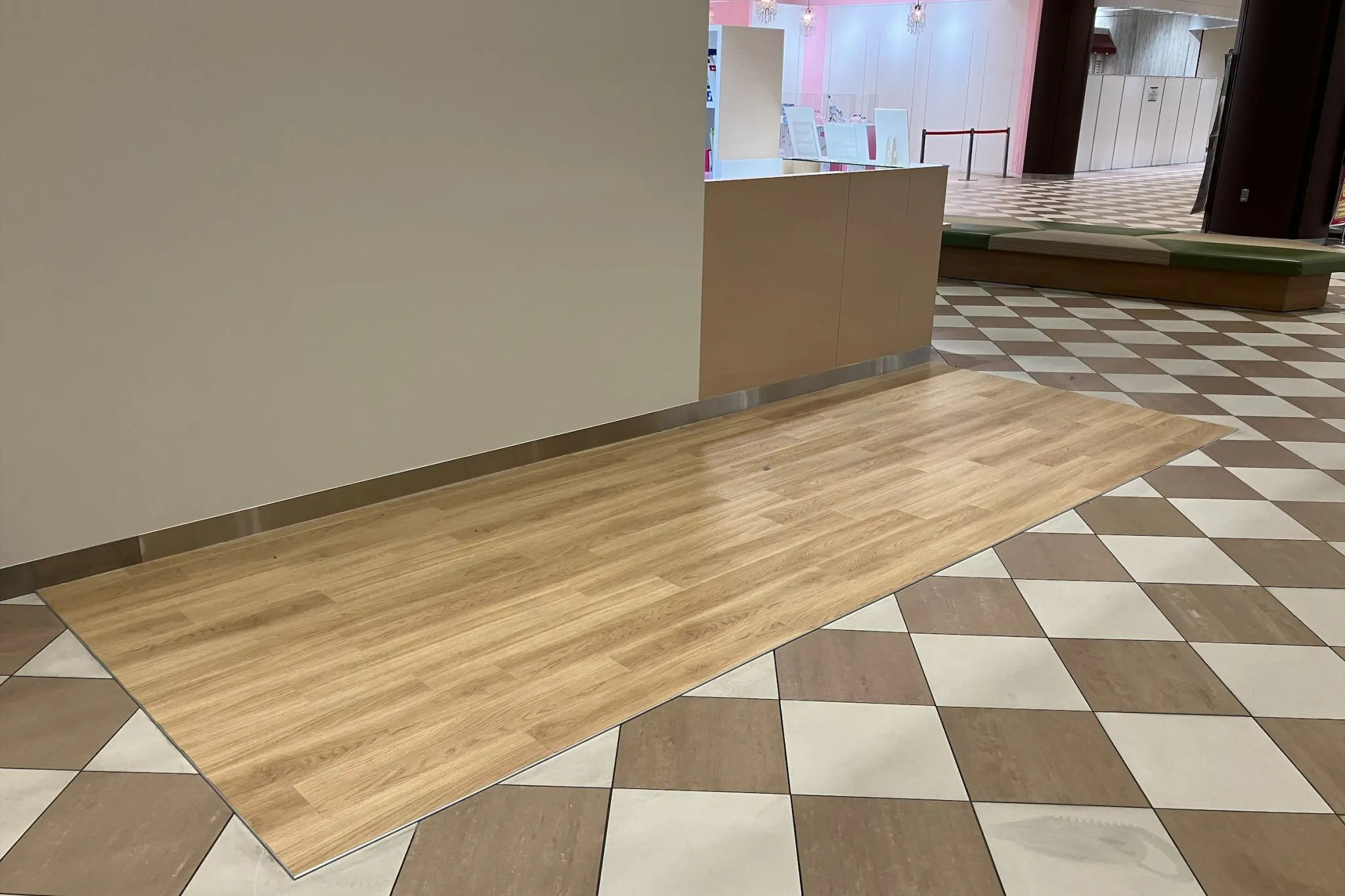 【ララガーデン川口】1階 インフォメーションボード横