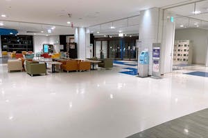 【イオンモール桑名】各種プロモーションや物販、食物販のポップアップストアに最適な1番街2F 東出入口のイベントスペース