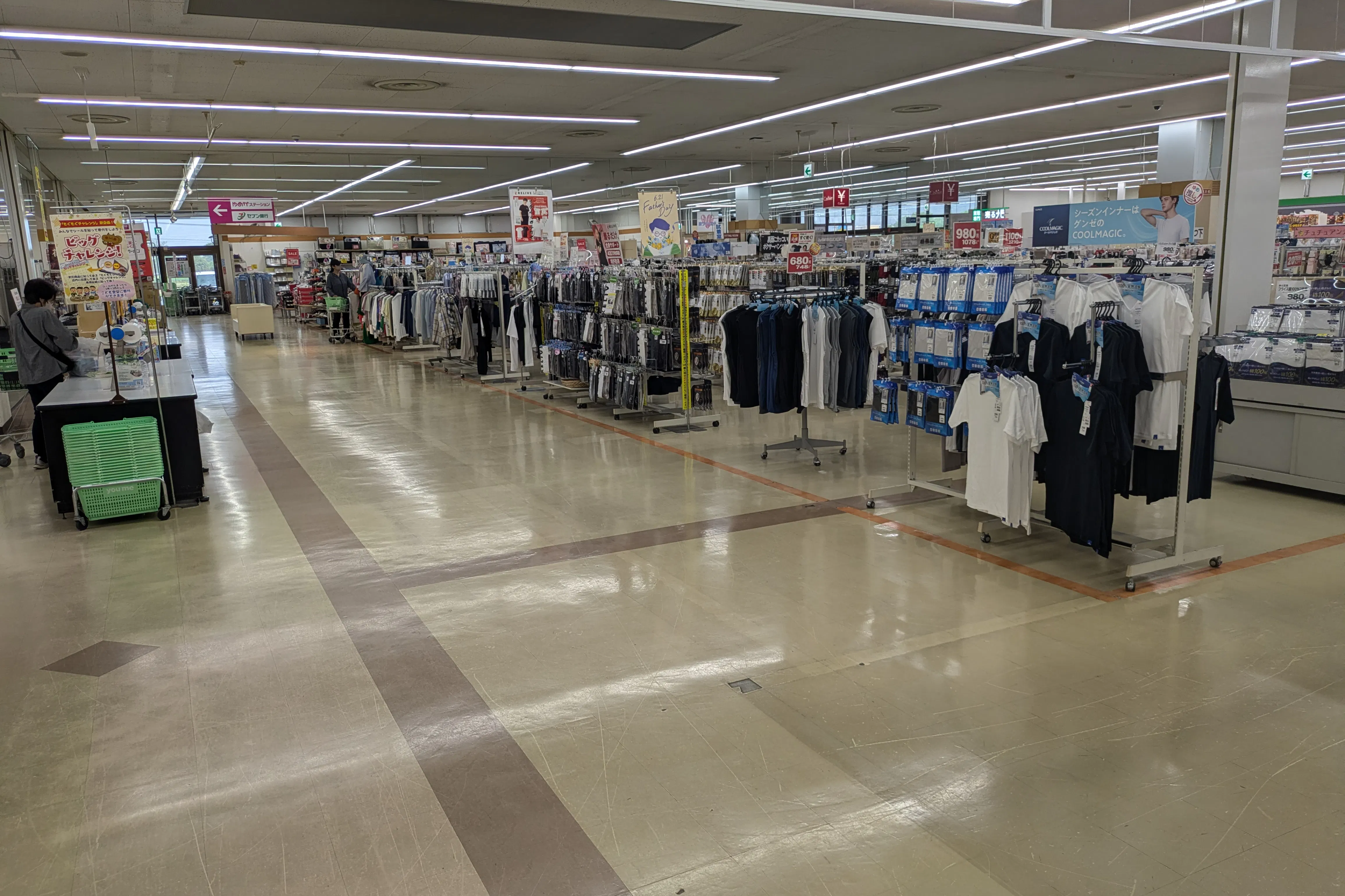 【ゆめマート八代高田】店内中央 ポップアップストア(物販、食物販)やプロモーション用途に最適なスーパーの屋内催事イベントスペース