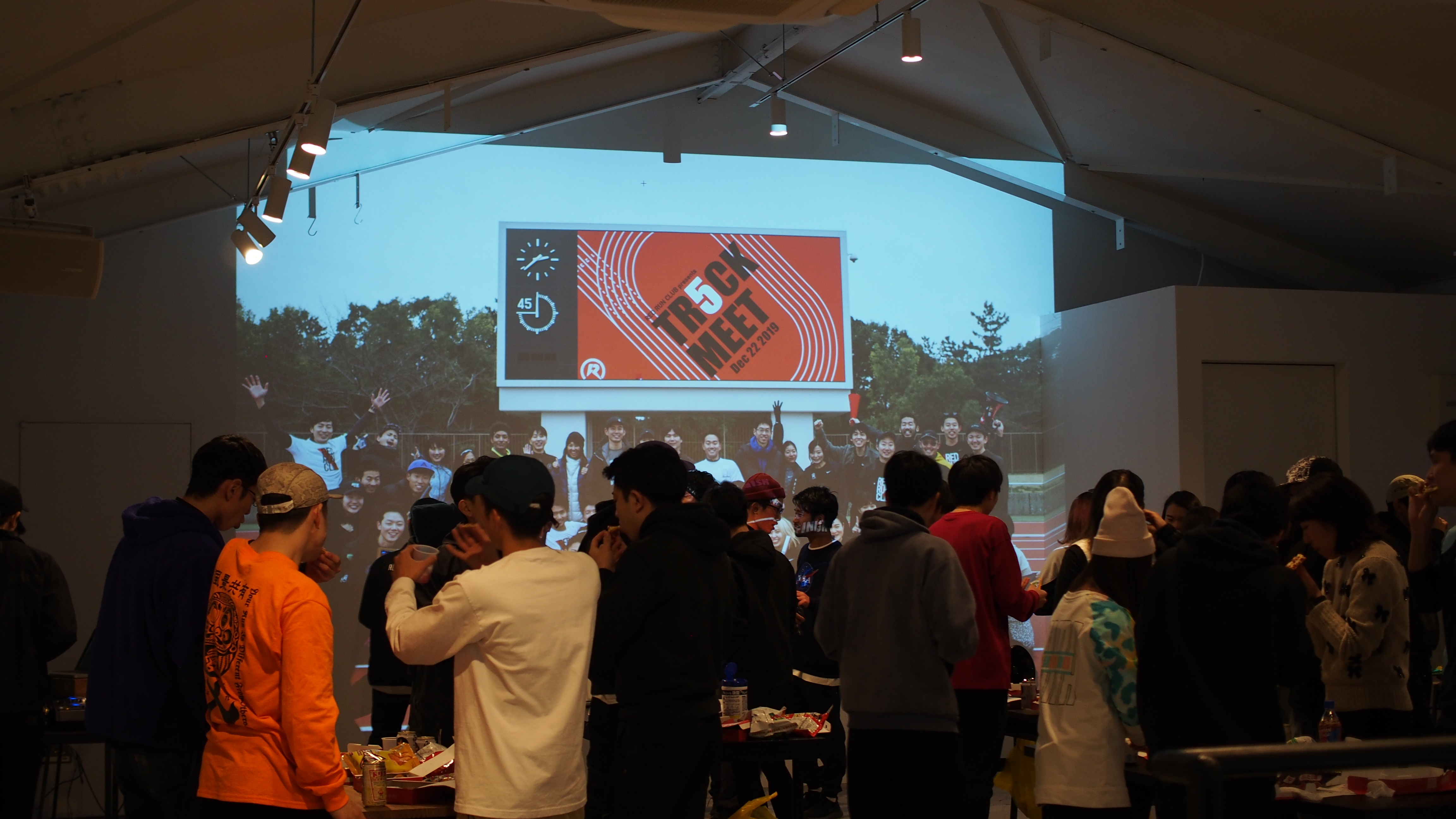 プロジェクターご利用できます。