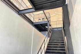 【新木場駅5分】木材倉庫をリノベーション 約163㎡ インダストリアルな空間。