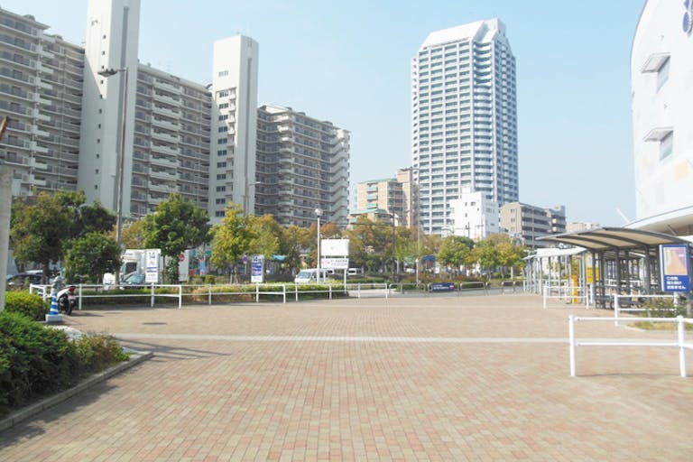 【イオンモール鶴見緑地】屋外 フルールガーデンの画像1