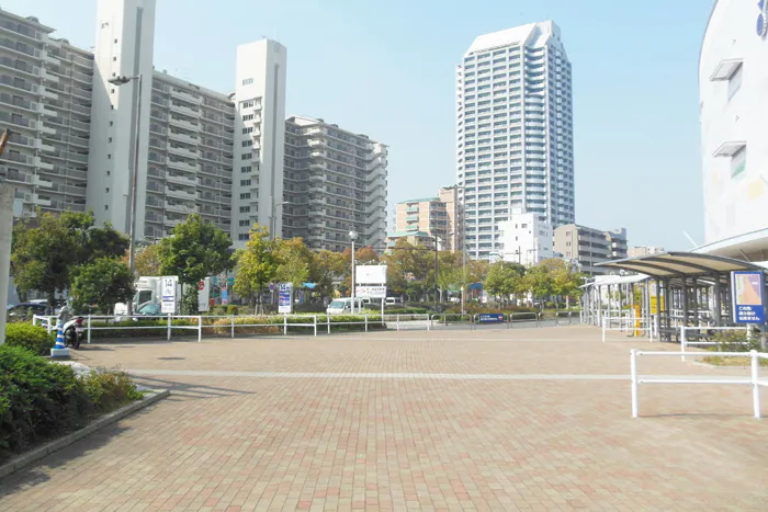 【イオンモール鶴見緑地】屋外 フルールガーデン