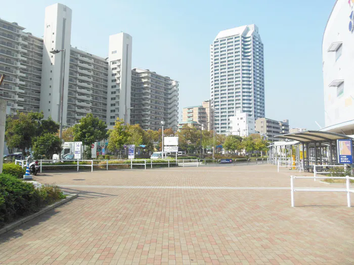 【イオンモール鶴見緑地】屋外 フルールガーデン