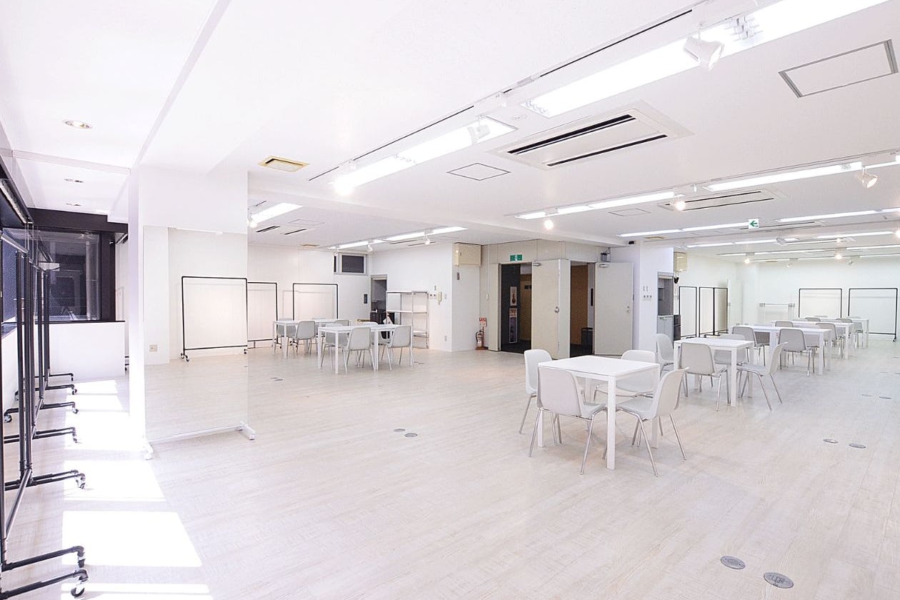 【心斎橋駅4分】白を基調とした清潔感あふれる空間にワンフロアのプライベートスペース なのであらゆるイベントに対応できるマルチスペースです。