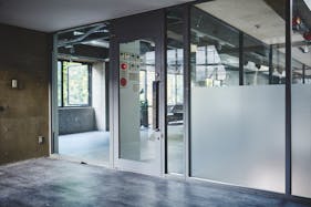 【鮫洲駅3分】シェアオフィスや展示会の際の同時利用スペース、撮影等に最適な一棟利用も可能なイベントスペース(1F)