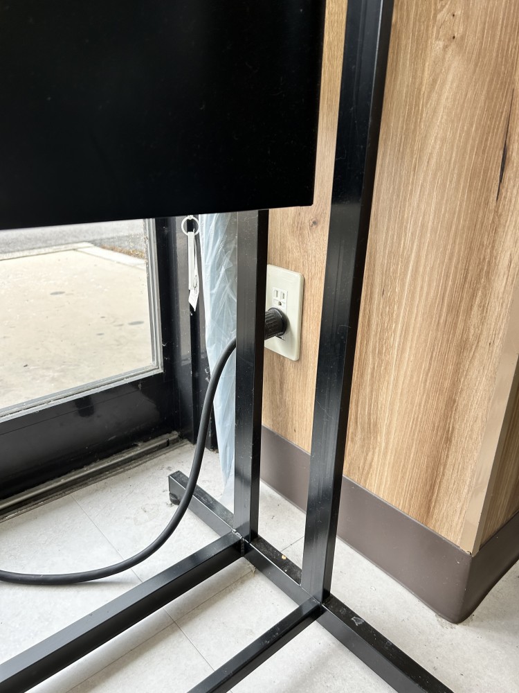 【オークワ香芝逢坂】販促キャンペーンやプロモーションイベントに適した風除室スペース