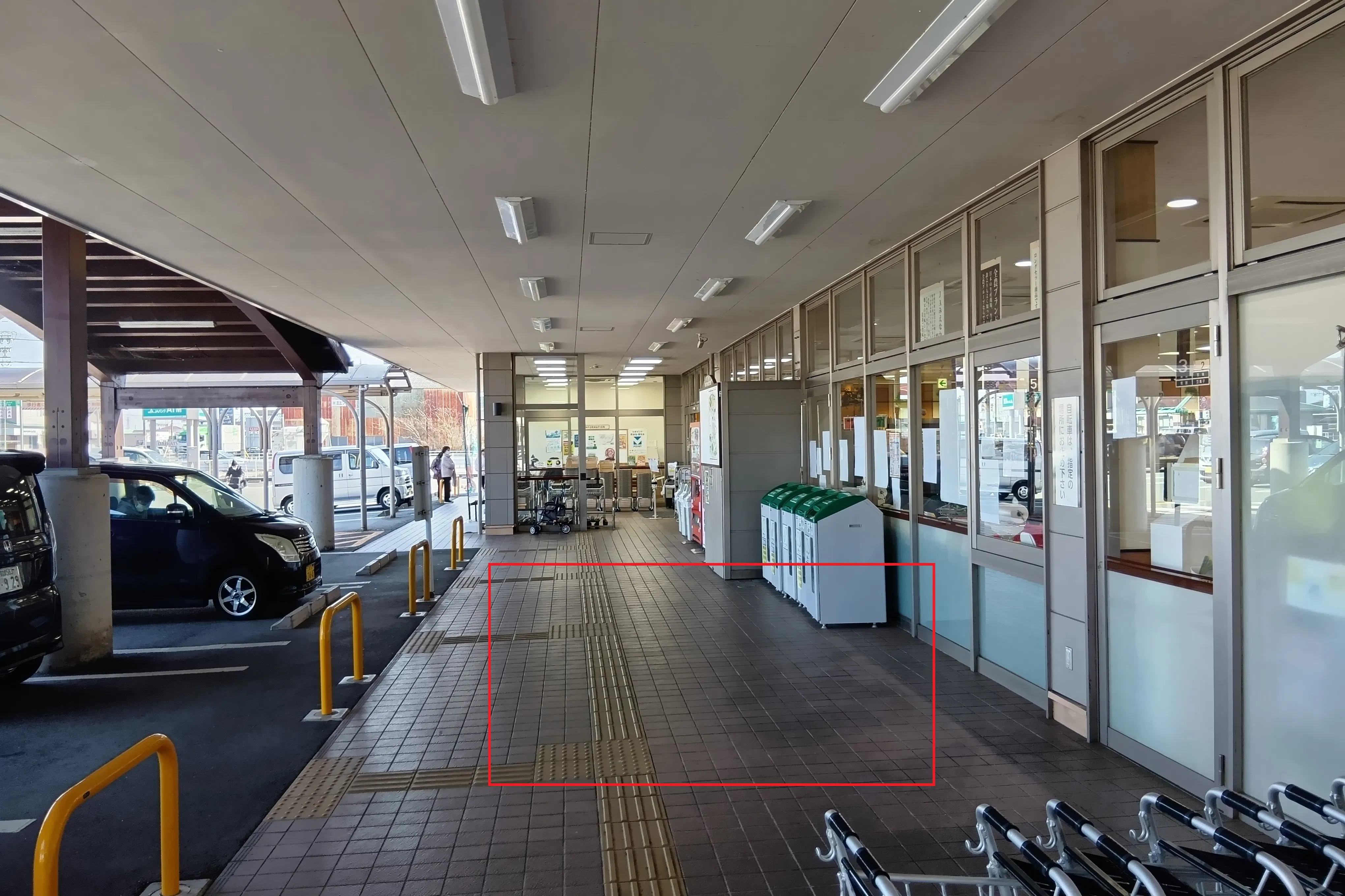 【Aコープくしだ店】食物販や販促イベントに最適な入口横軒下スペース