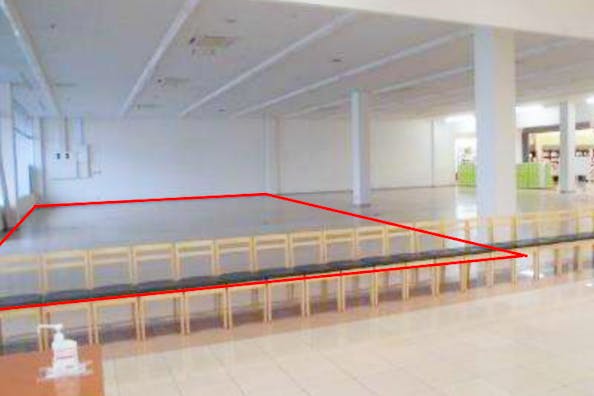 【イオンタウン平賀】展示会や物産展、大型プロモーションに最適な商業施設内メイン動線に面したテナント区画型のイベントスペース