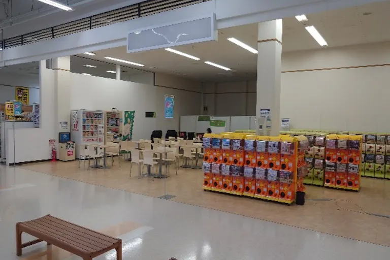 【イオンスーパーセンター涌谷店】休憩所 販促プロモーションや物販に最適なスーパー店内催事イベントスペースの画像1
