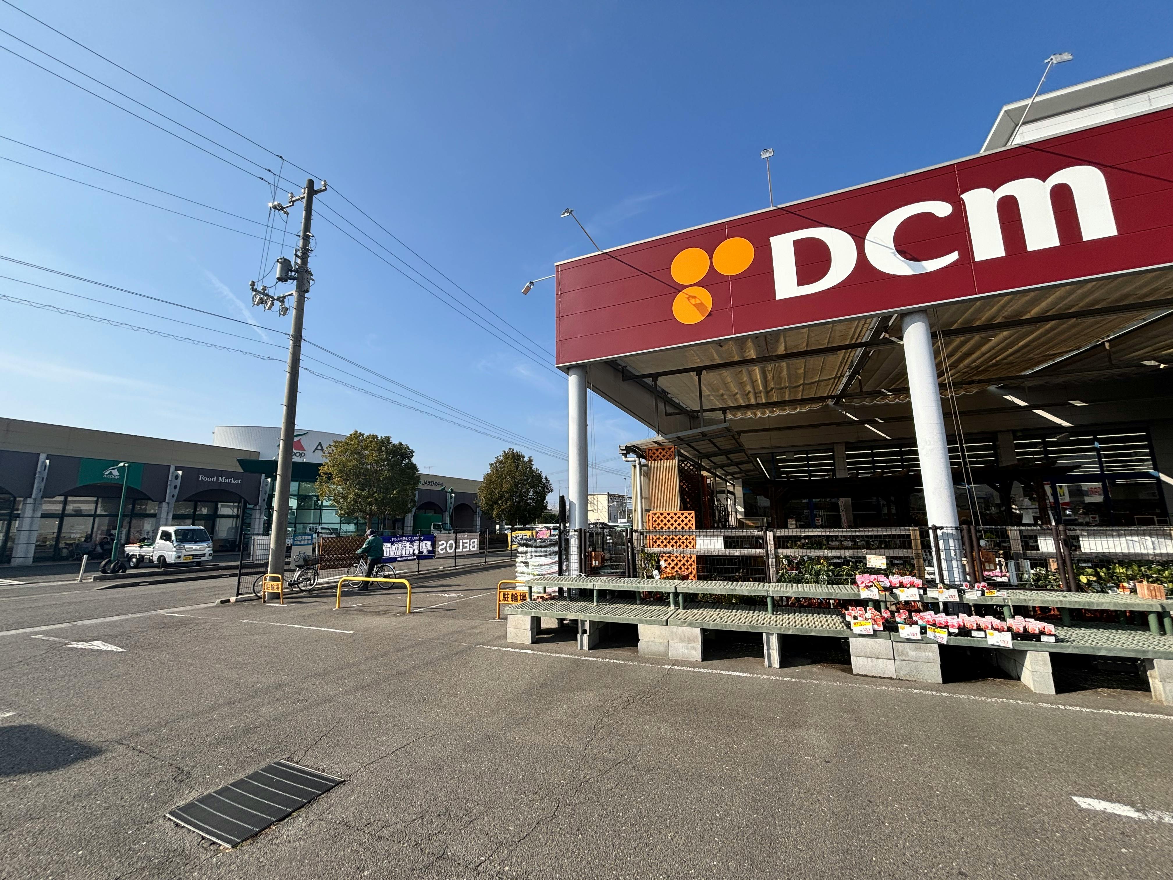 【Aコープハトマート北条店】食物販や販促イベントに最適なメイン入口横の屋外軒下スペース