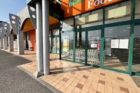 【Aコープハトマート北条店】食物販や販促イベントに最適なメイン入口横の屋外軒下スペース